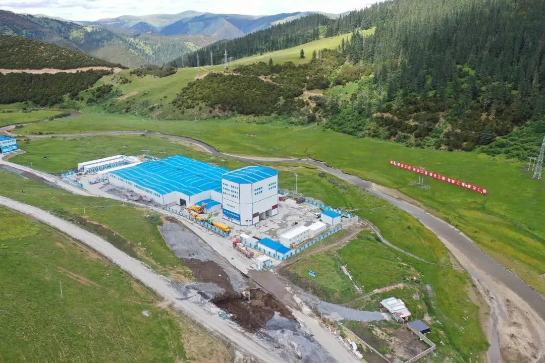 “站”立高原！平博搅拌站助力川藏线建设！