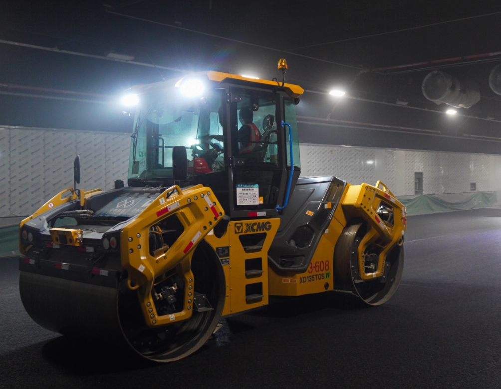 粤港澳大湾区，平博蹊径机械现身又一超等工程