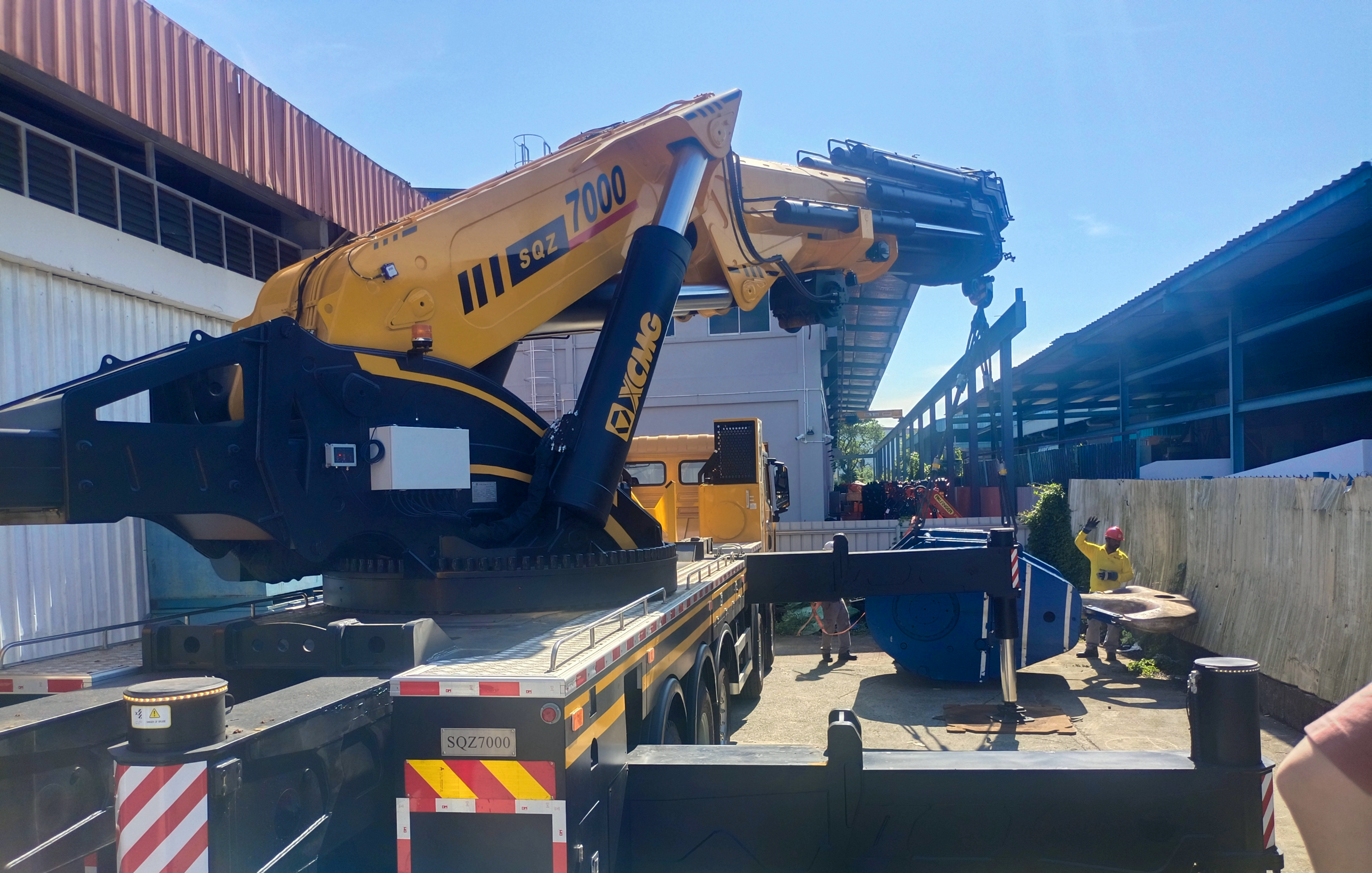 平博SQZ7000新加坡首吊大秀狭窄空间作业实力