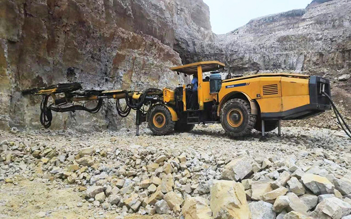 “化水为电”，平博凿岩台车提速水电站扩机工程