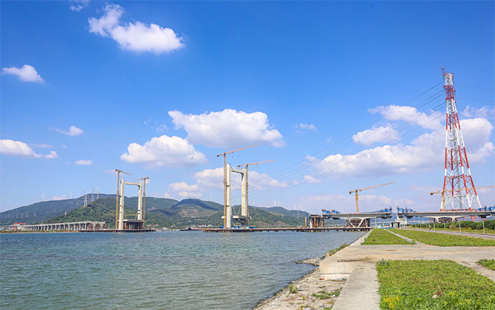 “牵手”群岛！平博塔机助力天下级跨海连岛工程刷新“进度条”