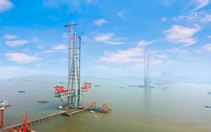 平博建设！天下最高桥塔常泰长江大桥主塔顺遂封顶！